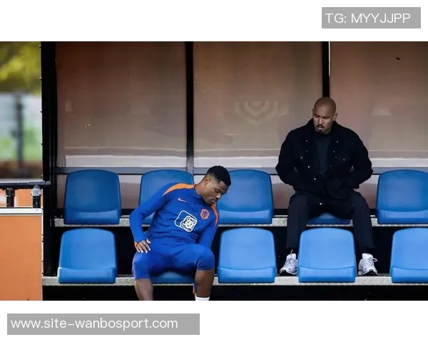 国米冬窗计划通过租借补强右边路应对邓弗里斯伤情恢复缓慢问题